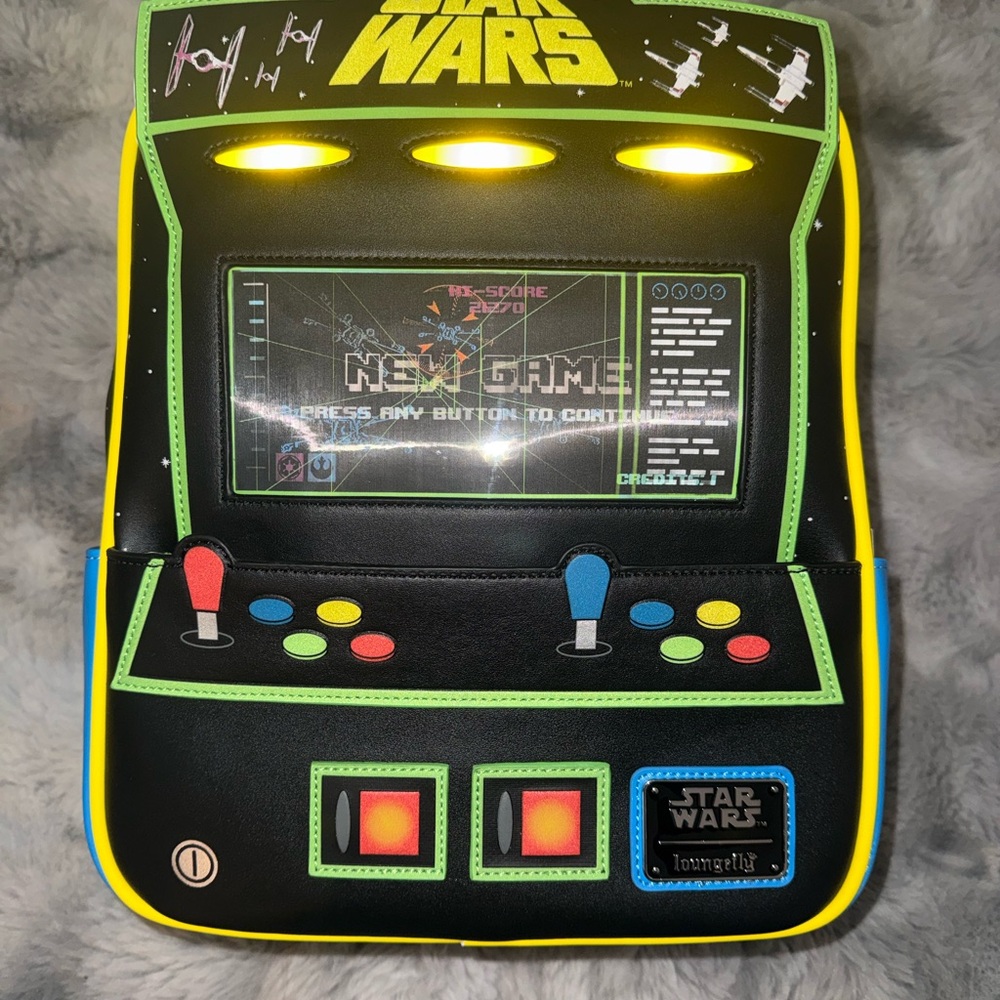 Loungefly: Disney- StarWars Arcade Video Game Mini Bkpk Lights💡 Up & Glows 💚